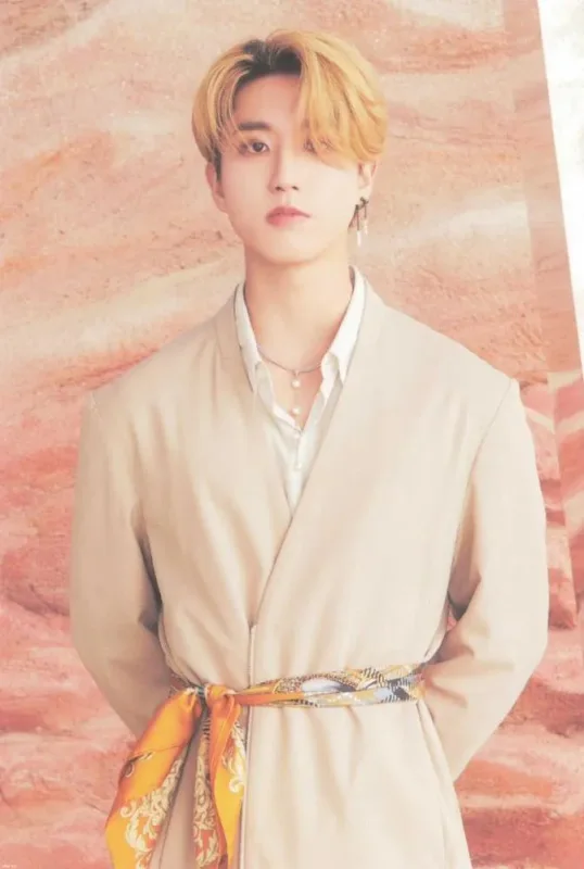 Han — S-318 - 2023 Japan Season's Greetings