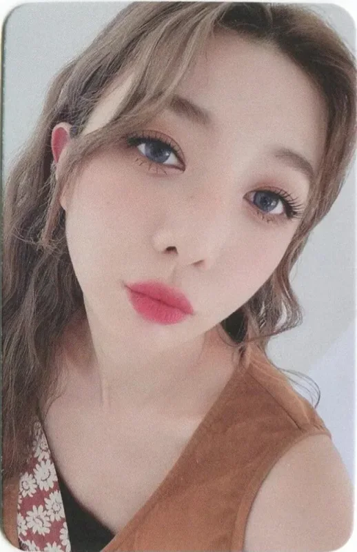 Dami — DREAMQUEST - Photobook, Apple Music