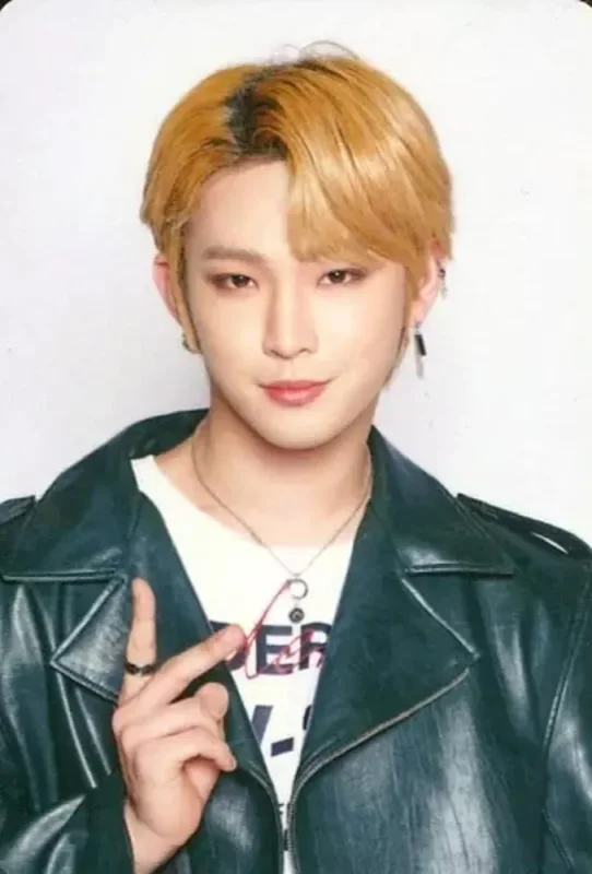 Lee Do — ONEUS JAPAN OFFICIAL GOODS - ONLINE SALE