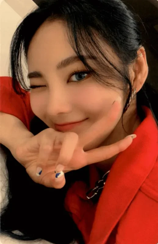 JinSoul — Not Friends, Heejin · Jinsoul · Kim Lip · Yves