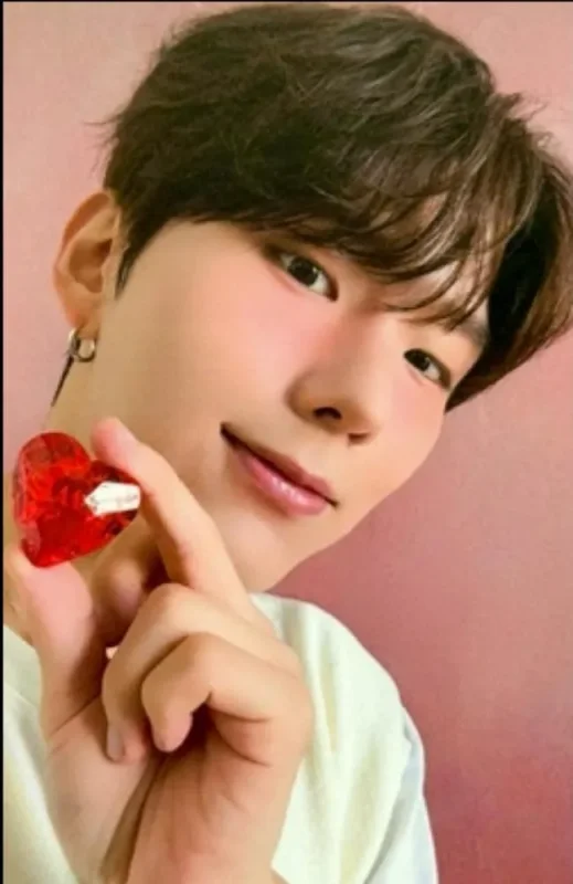 Kihyun — LOVE FORMULA MONBEBE - 2026 Season's Greetings, Starship
