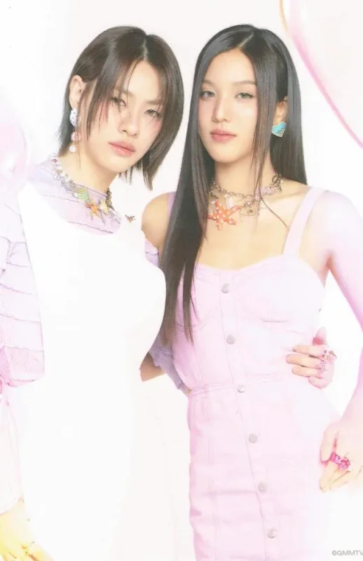 Bonnie Pattraphus, Emi Thasorn — BLUSH BLOSSOM FAN FEST | MINI PHOTOSET