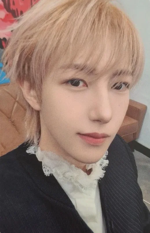 Renjun — LIFESTYLE CHINA (Renjun), A · B