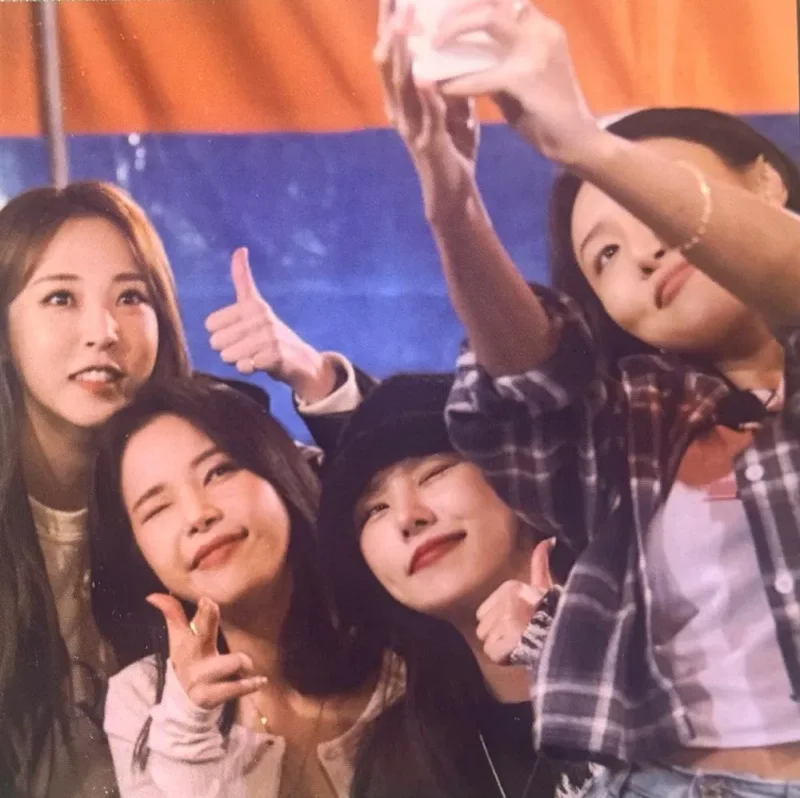 Hwasa, Moonbyul, Solar, Wheein — Where Are We Now Documentary, Cinema KiT Kihno