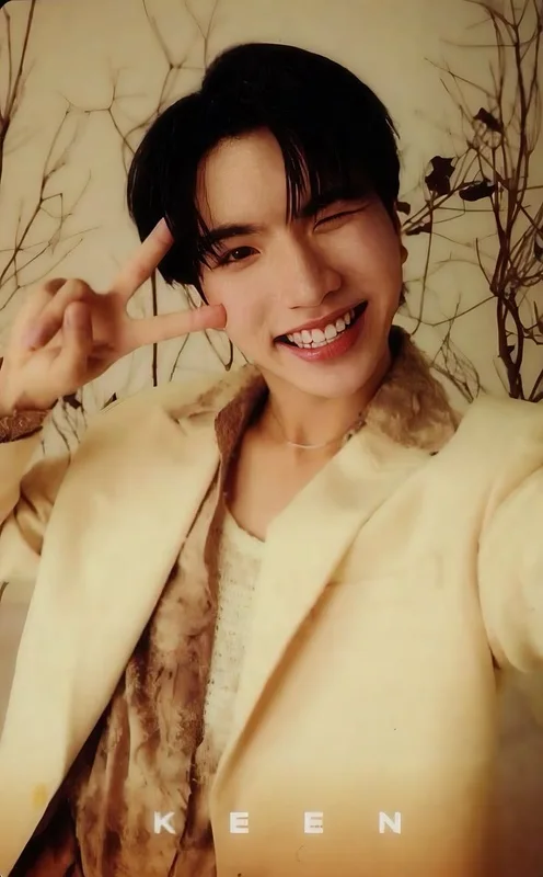 Keen Suvijak — ELEMENTS OF SEASONS SERIES | EXCLUSIVE PHOTOCARD SET