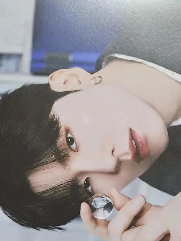 Kihyun — 8TH OFFICIAL FANCLUB MEMBERSHIP KIT