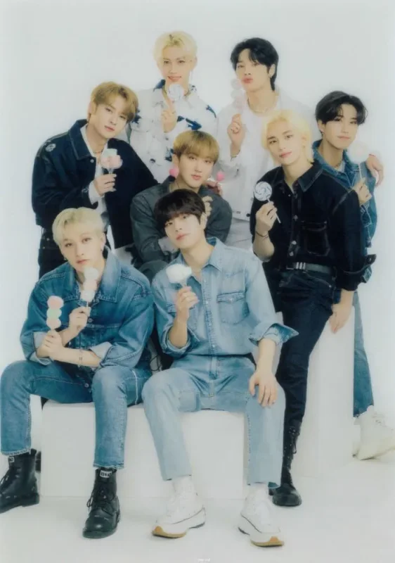 Bang Chan, Changbin, Felix, Han, Hyunjin, I.N, Lee Know, Seungmin — Family Mart, 2022