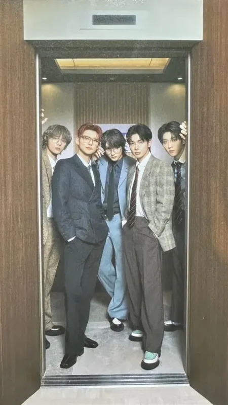 Beomgyu, Huening Kai, Soobin, Taehyun, YEONJUN — TXT Bank - 2025 Season's Greetings, Weverse Shop