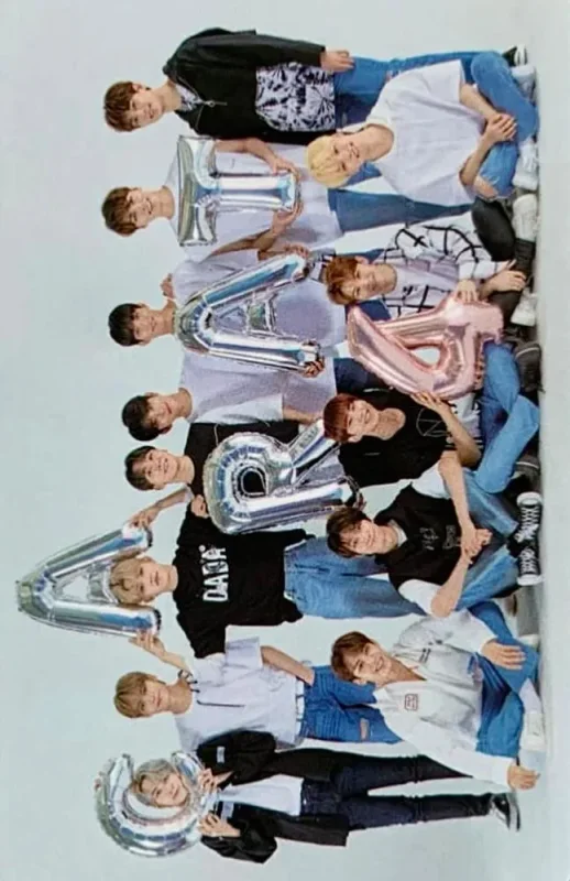 Dino, DK, Hoshi, Jeonghan, Joshua, JUN, Mingyu, S.Coups, Seungkwan, The8, Vernon, Wonwoo, Woozi — 4th Official Fanclub 'CARAT' Membership