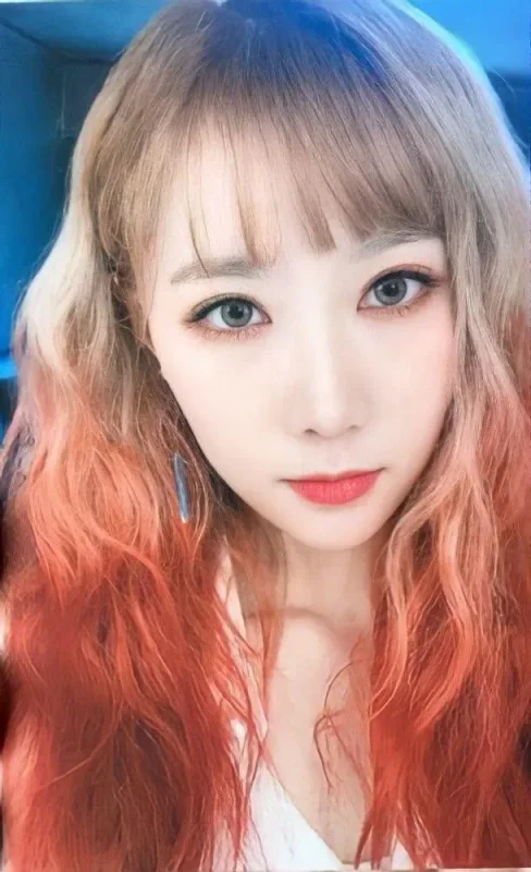 Handong — Escape the Era, Inside · Outside
