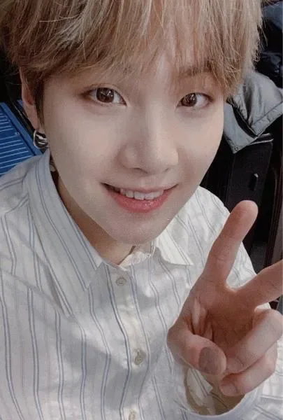 SUGA — Army Bomb Version 4 (MAP OF THE SOUL)