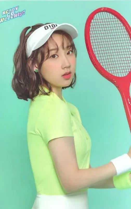 Shin Jiyoon — 2021 SEASON'S GREETINGS (Ready Go Weeekly!)