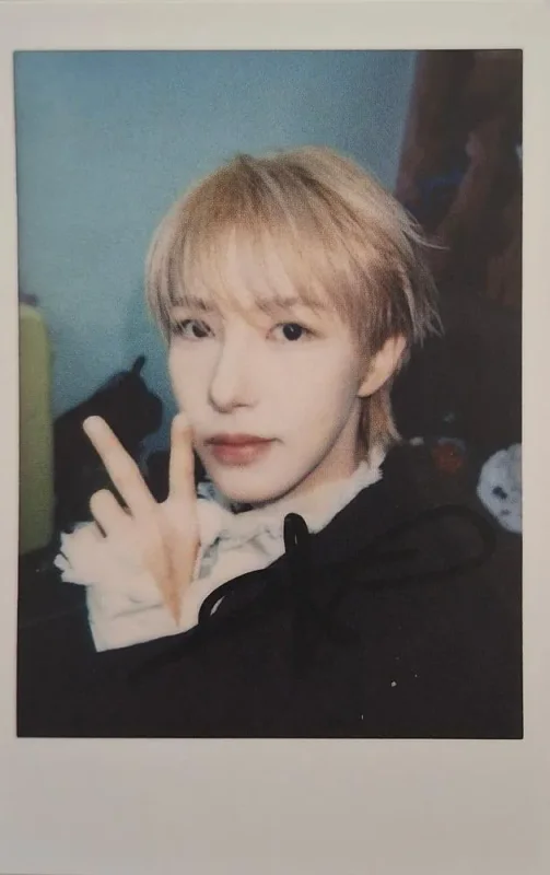 Renjun — LIFESTYLE CHINA (Renjun), A · B