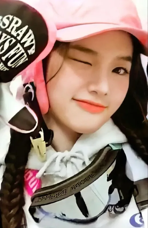 Soojin — 2021 SEASON'S GREETINGS (Ready Go Weeekly!)