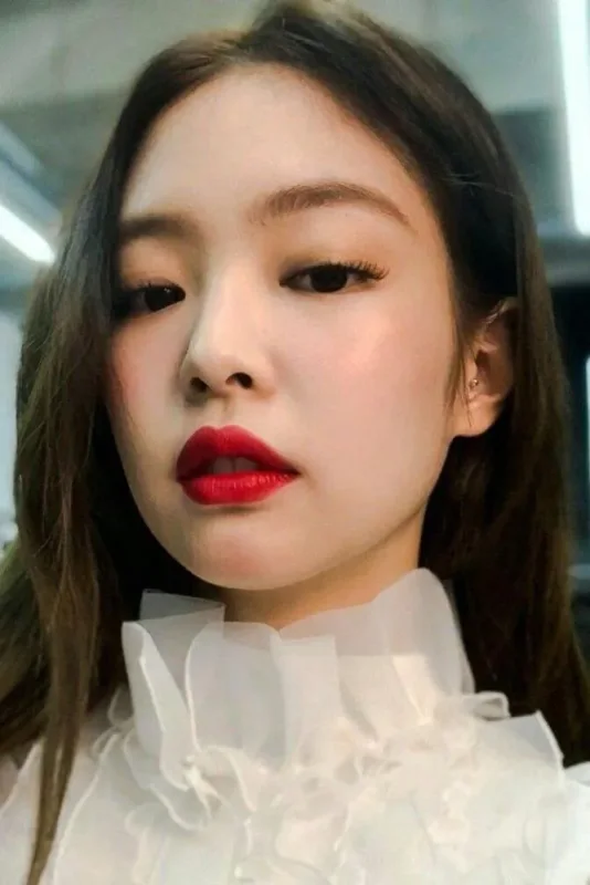 Jennie — Solo, Broadcast