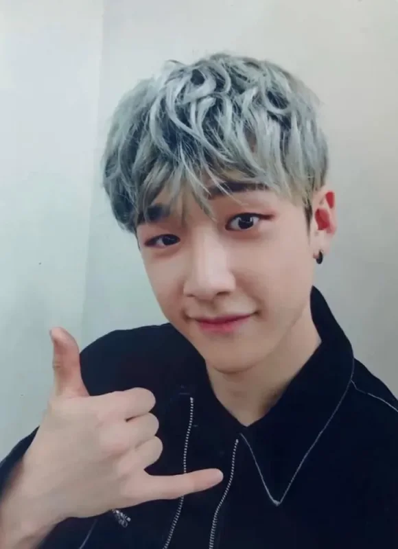 Bang Chan — Mixtape, Broadcast