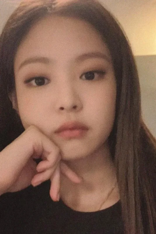 Jennie — Solo, Broadcast