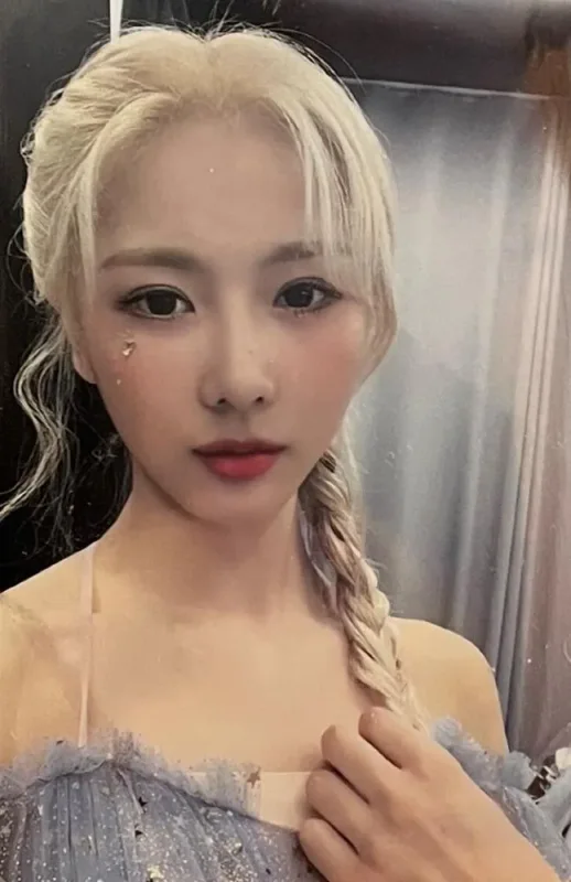 Yoohyeon — Crossroad Concert, Utopia