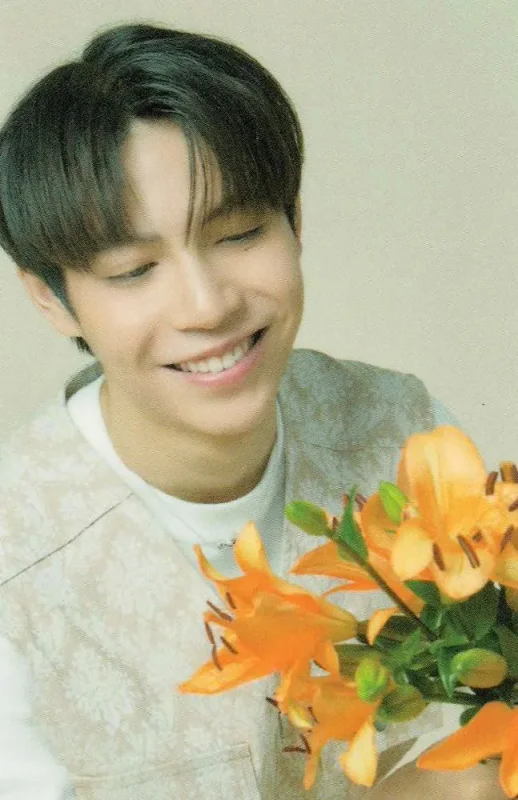 First Kanaphan — BLOOMING SERIES | FIRST EXCLUSIVE PHOTOCARD SET