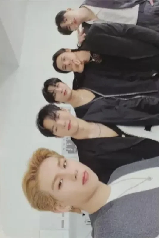 Hyungwon, I.M, Joohoney, Kihyun, Shownu — 8TH OFFICIAL FANCLUB MEMBERSHIP KIT