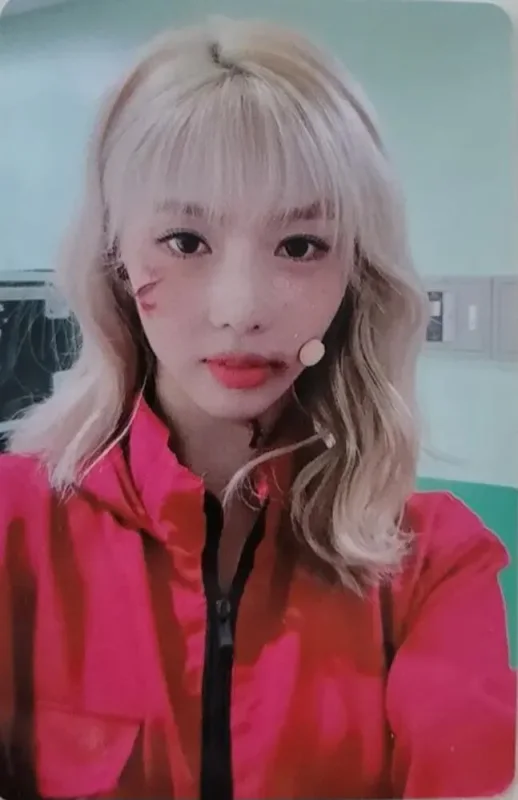 Yoohyeon — Halloween midnight circus, VVIP