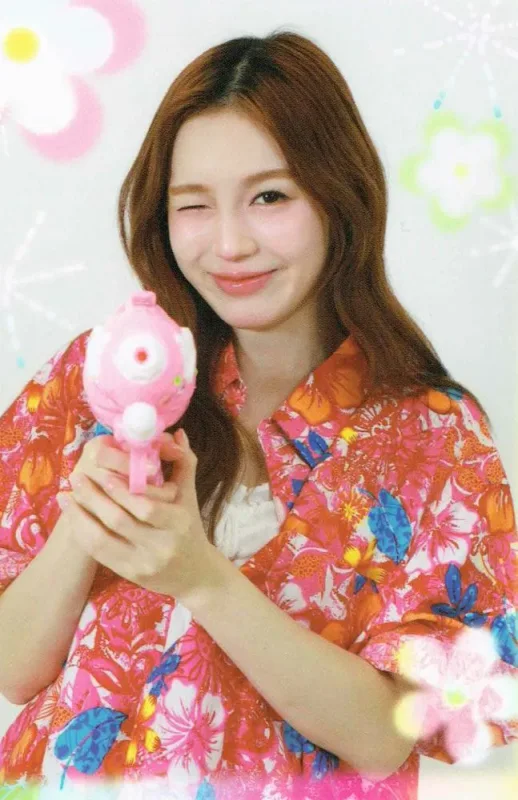 Love Pattranite — GIRLS COLLECTIBLE RANDOM CARD | SONGKRAN COLLECTION