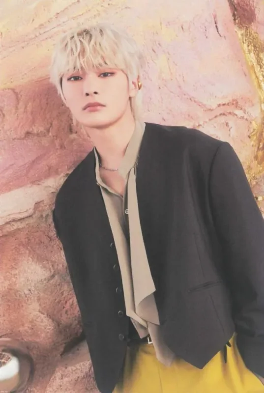 I.N — S-318 - 2023 Japan Season's Greetings
