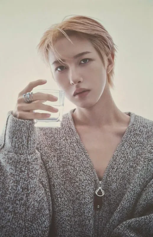 Renjun — LIFESTYLE CHINA (Renjun), B