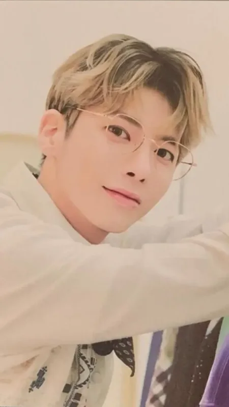 Taehyun — 2022 Season's Greetings