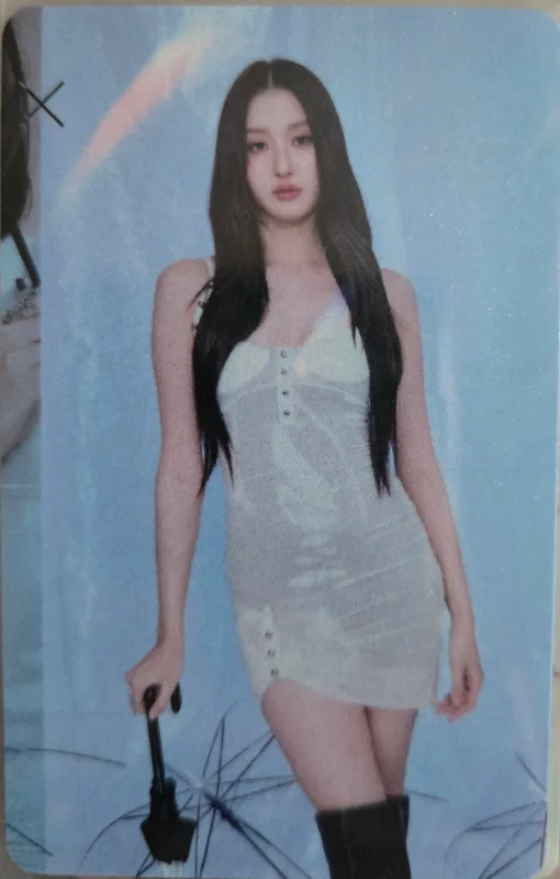 View Benyapa — ELEMENTS OF SEASONS SERIES | VIEWMIM EXCLUSIVE PHOTOCARD SET