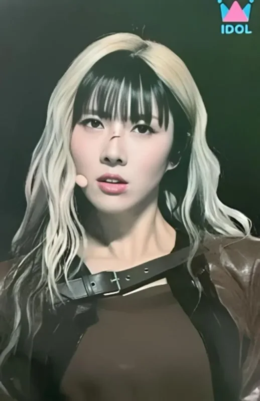 Yoohyeon — IDOL CHAMP Café