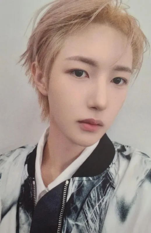 Renjun — LIFESTYLE CHINA (Renjun), A · B