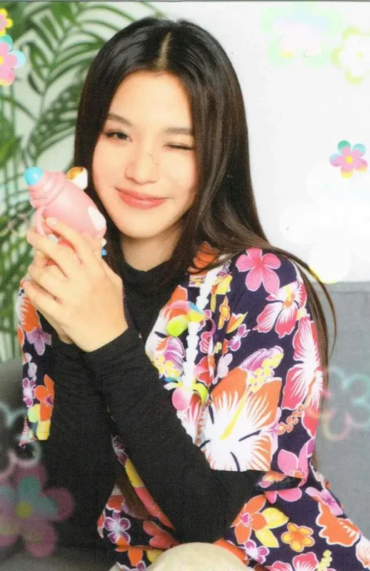 Bonnie Pattraphus — GIRLS COLLECTIBLE RANDOM CARD | SONGKRAN COLLECTION