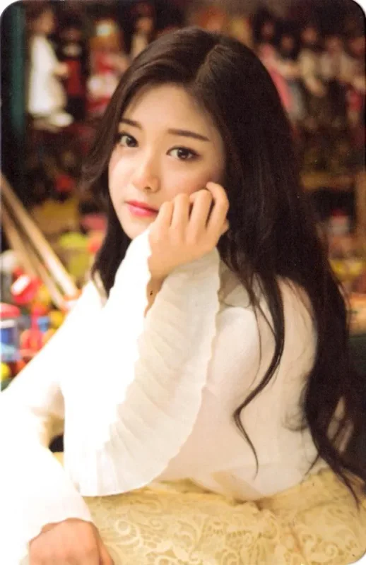 Hyunjin — Love & Evil, Standard