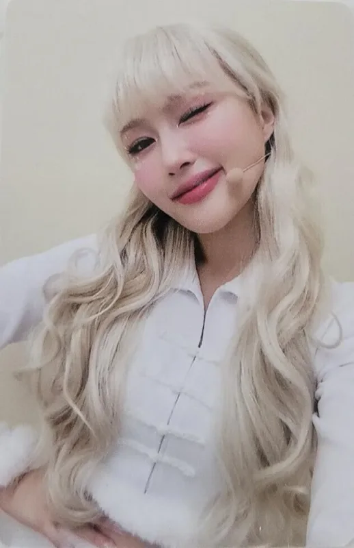 Siyeon — Halloween midnight circus, VVIP