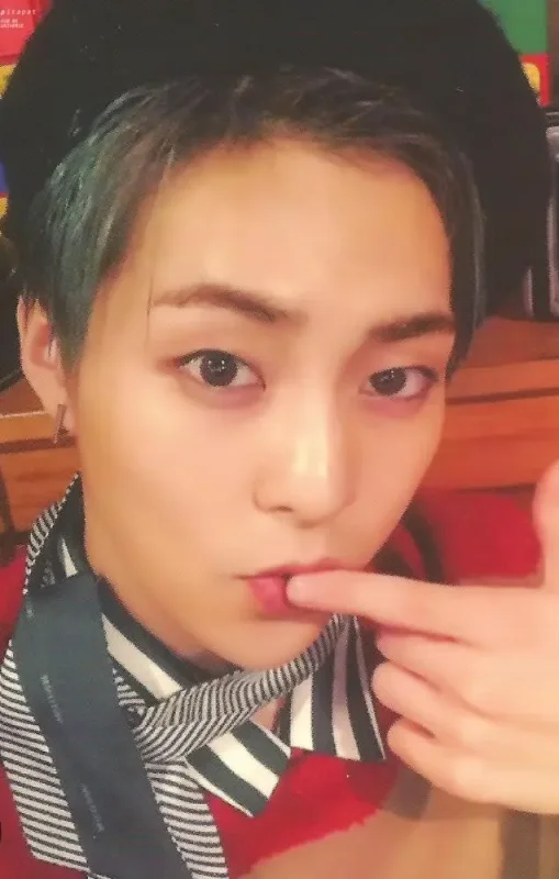 Xiumin — Hey Mama!