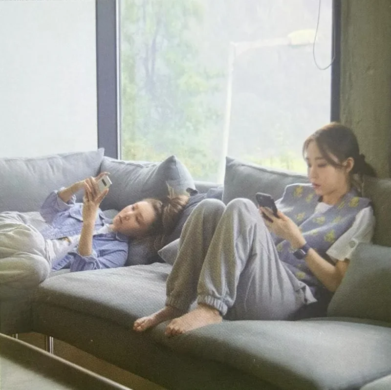 Hwasa, Moonbyul — Where Are We Now Documentary, Cinema KiT Kihno