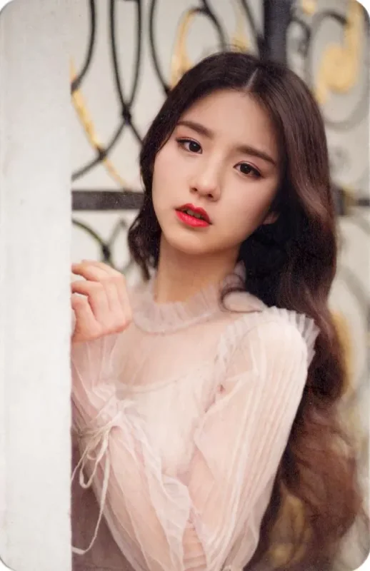 HeeJin — Love & Evil, Limited