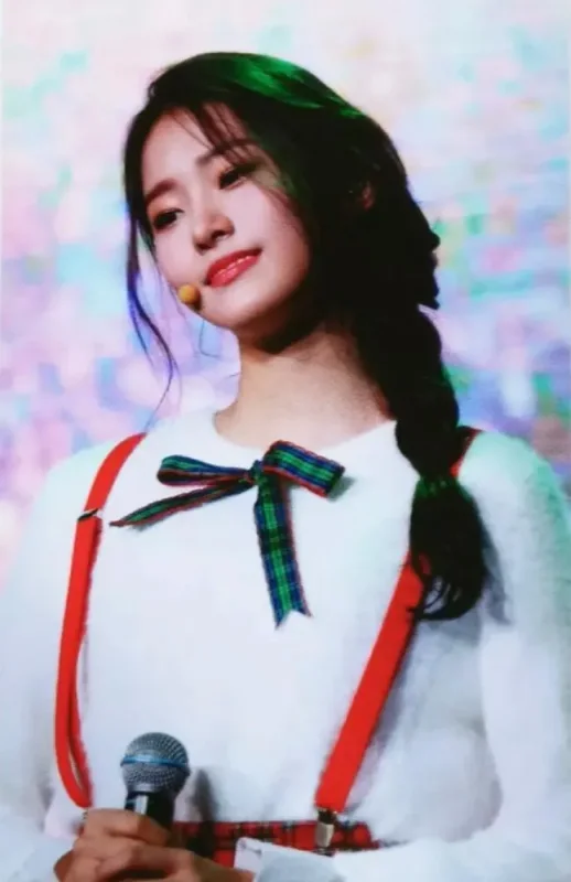 Lunedi — Favegirls : Pre-Show : We ? (Predebut)