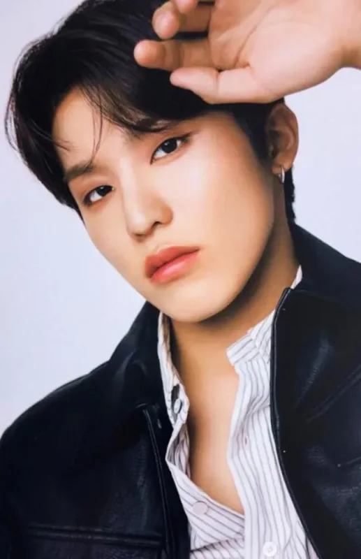 Jeongwoo — Cancam HMV