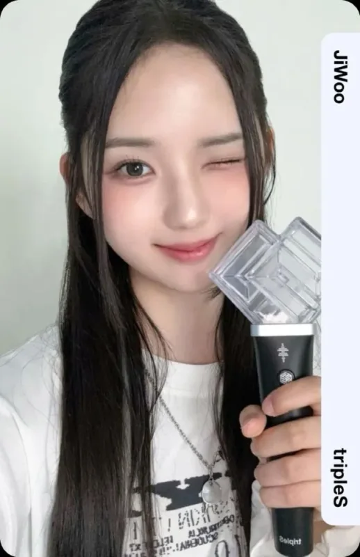 JiWoo — OFFICIAL LIGHT STICK