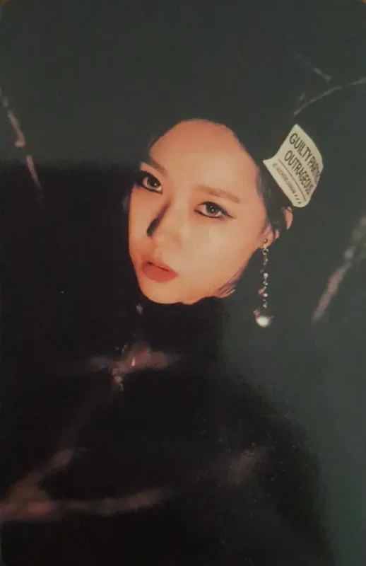 Handong — Nightmare·Fall asleep in the mirror