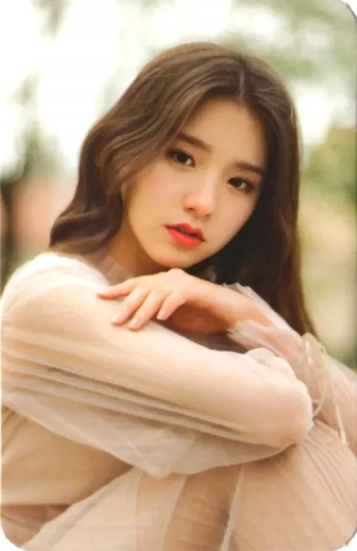 HeeJin — Love & Evil, Standard