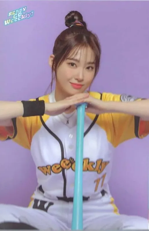 Hyewon — 2021 SEASON'S GREETINGS (Ready Go Weeekly!)