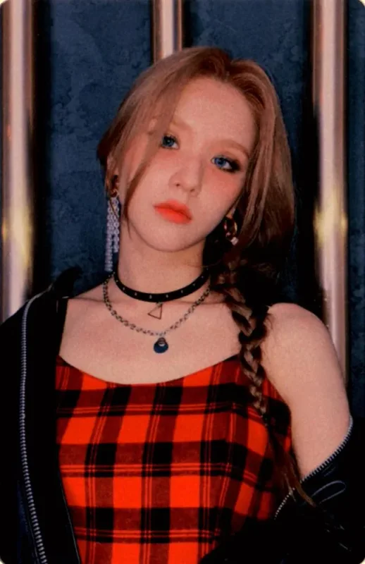 HeeJin — Not Friends, Heejin · Jinsoul · Kim Lip · Yves