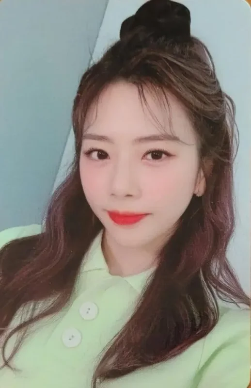 JiU — Into the Night & Dystopia, Photocard set benefit