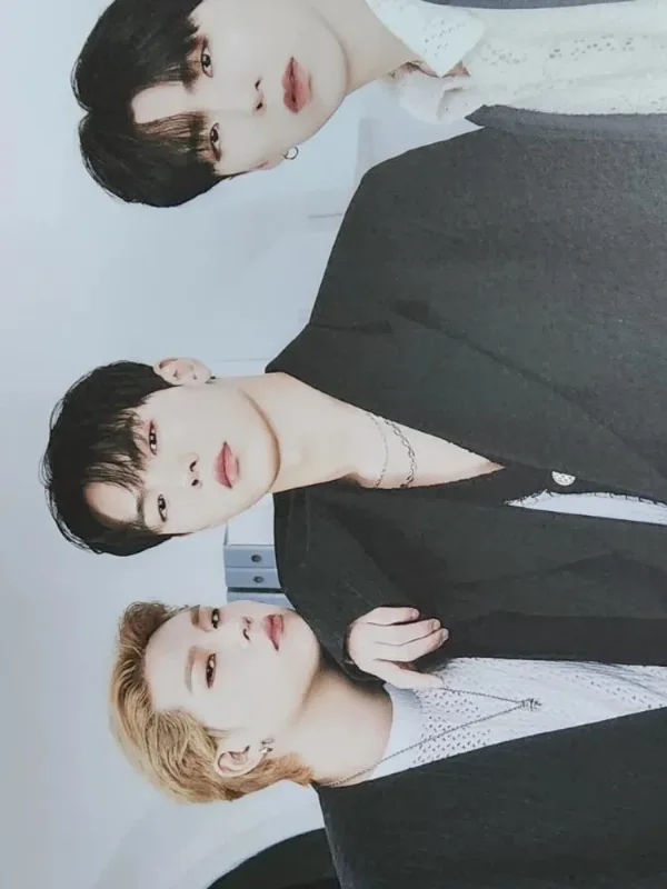 Joohoney, Kihyun, Shownu — 8TH OFFICIAL FANCLUB MEMBERSHIP KIT