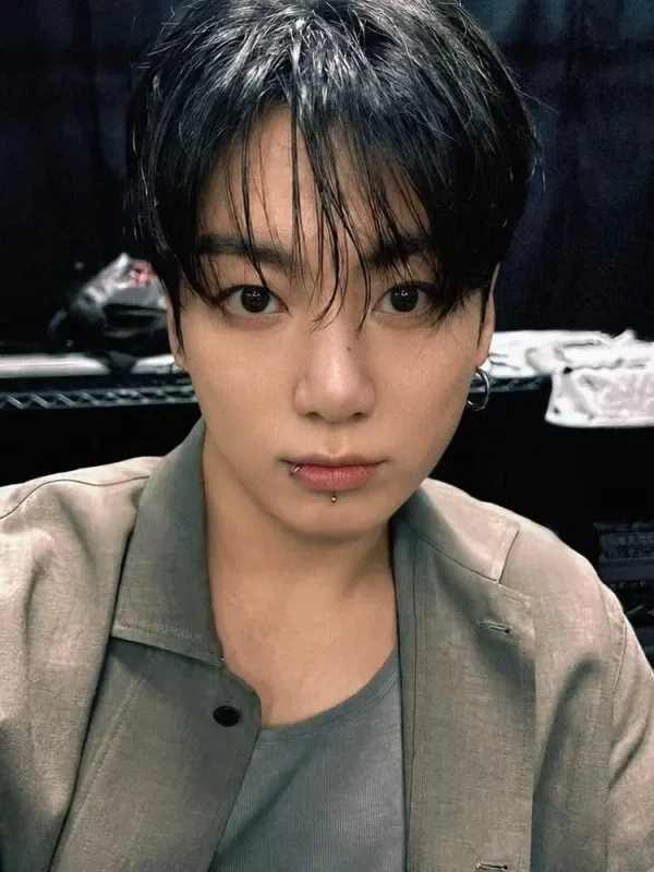 Jung Kook — 2026 ARMY BOMB VER.4