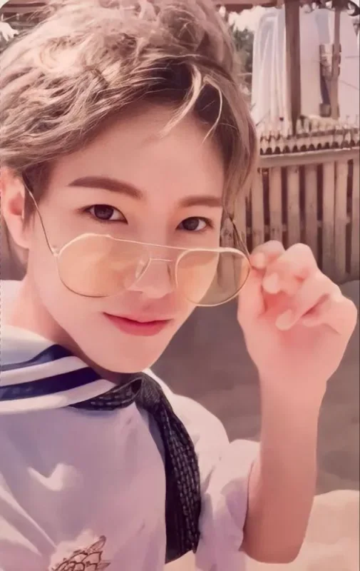 Renjun — We Young