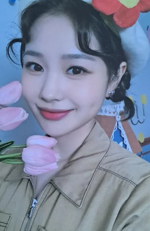 Han Jihyo — 2022 SEASON'S GREETINGS (WUW : Wake Up Weeekly)